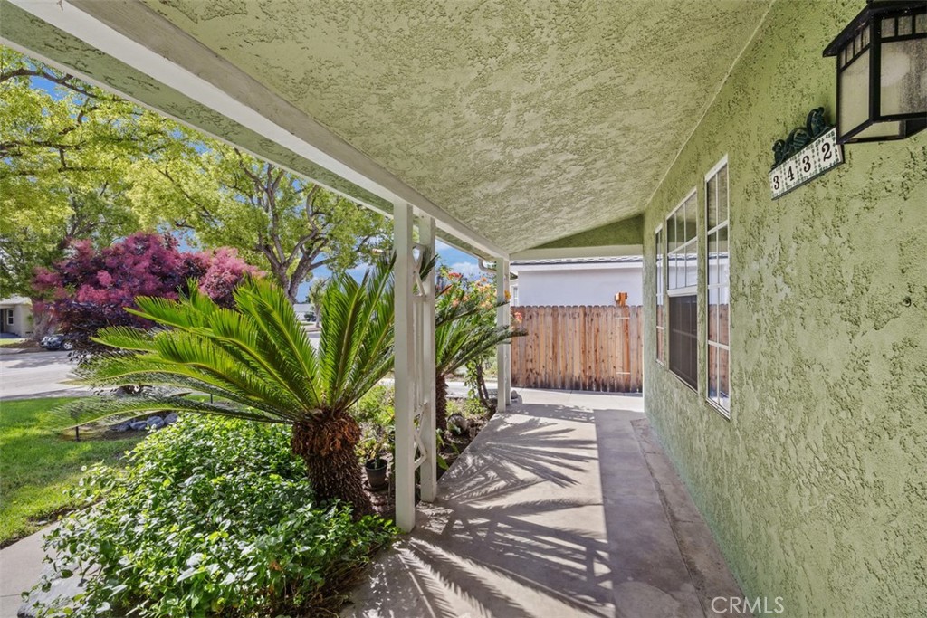 3432 N Arrowhead Avenue Property Photo 5