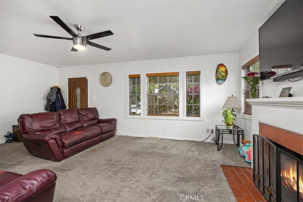 3432 N Arrowhead Avenue Property Photo 11