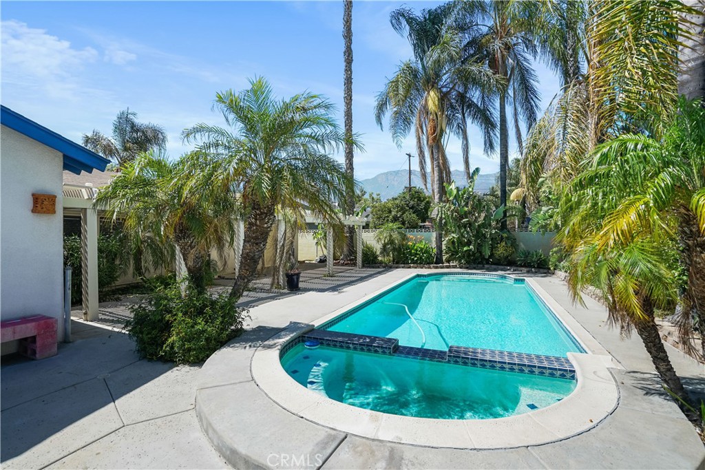 7055 Avenida Leon Property Photo