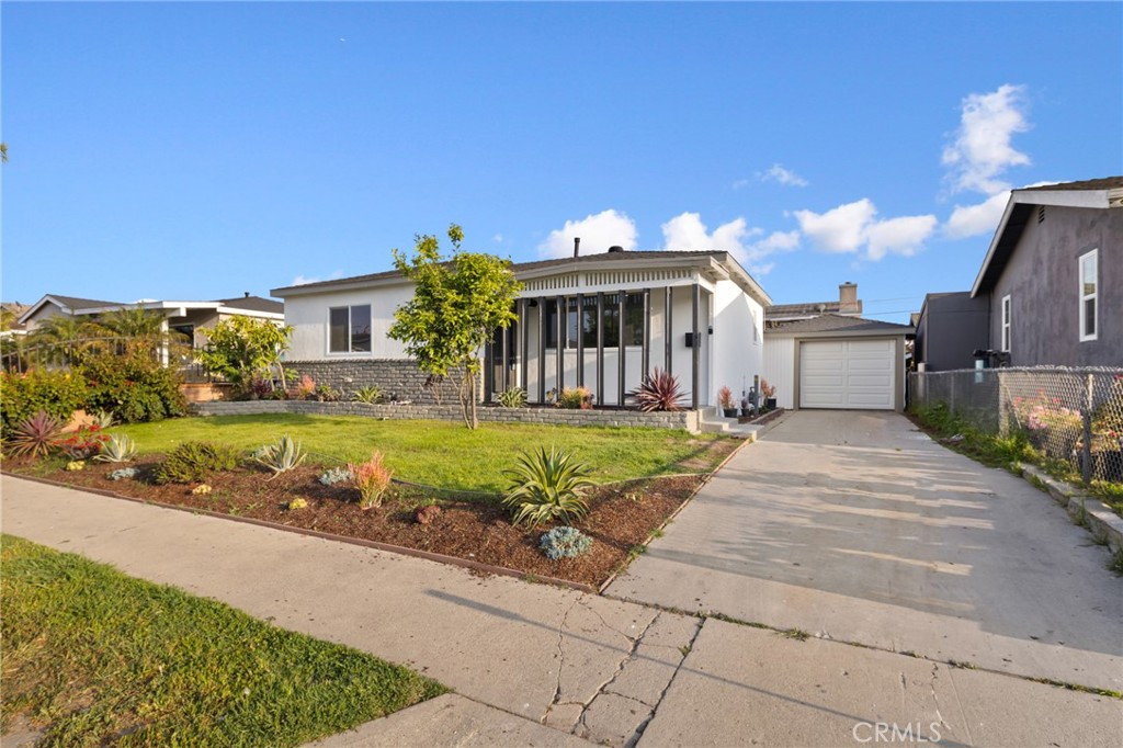 3332 W 134th Street Property Photo 1