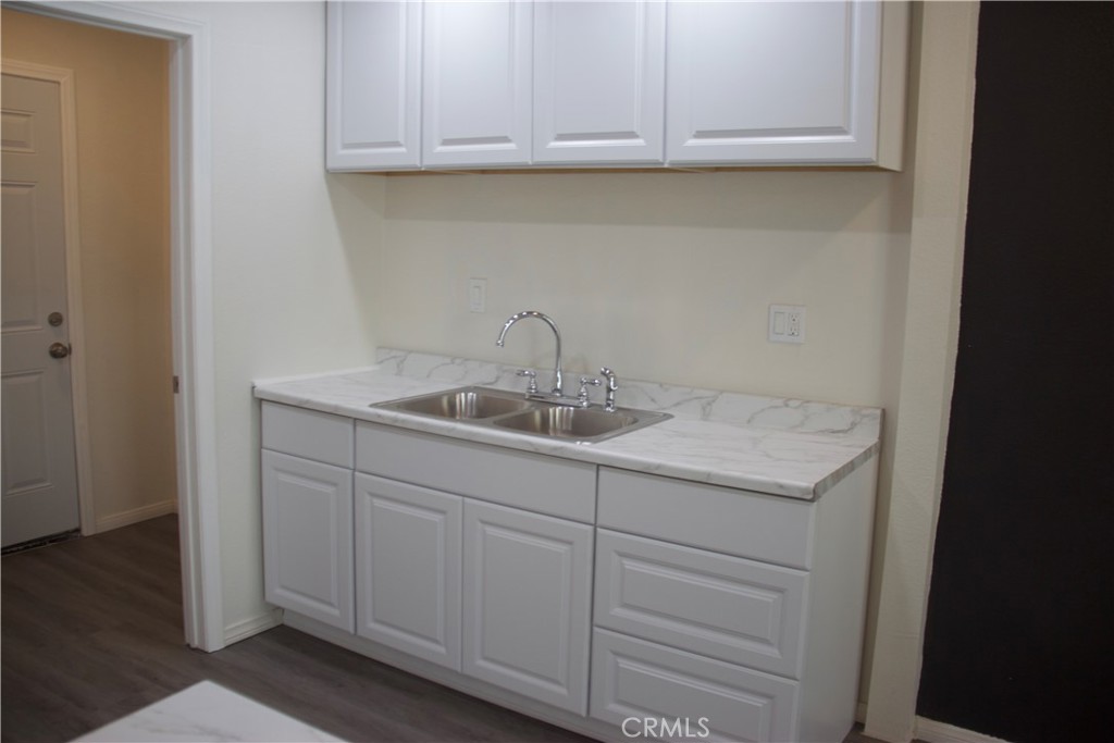 372 55th Property Photo 2