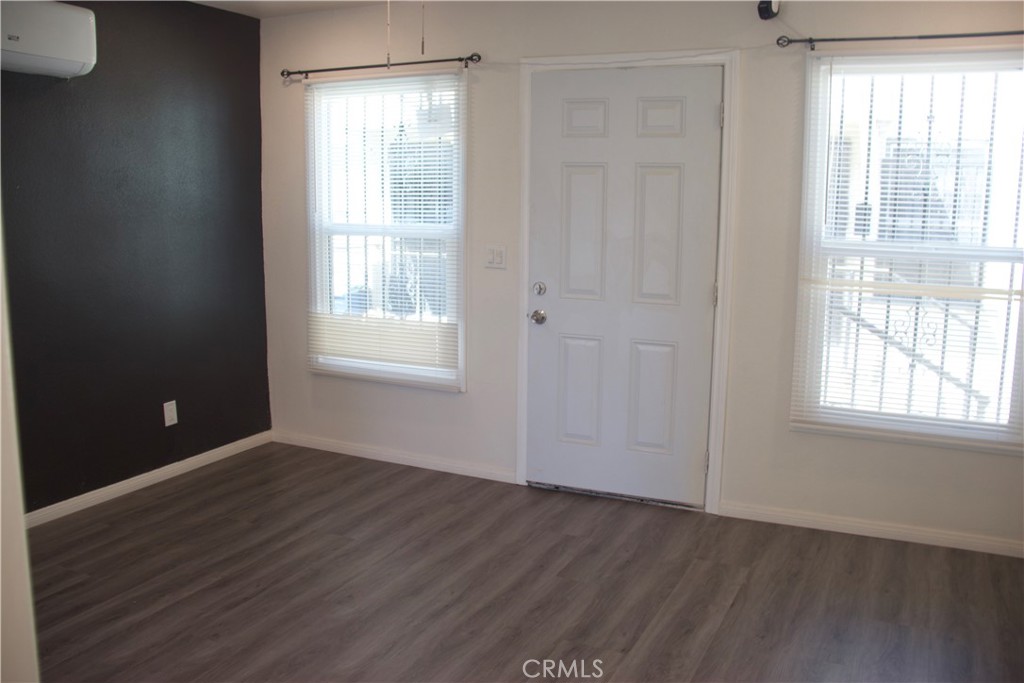 372 55th Property Photo 5
