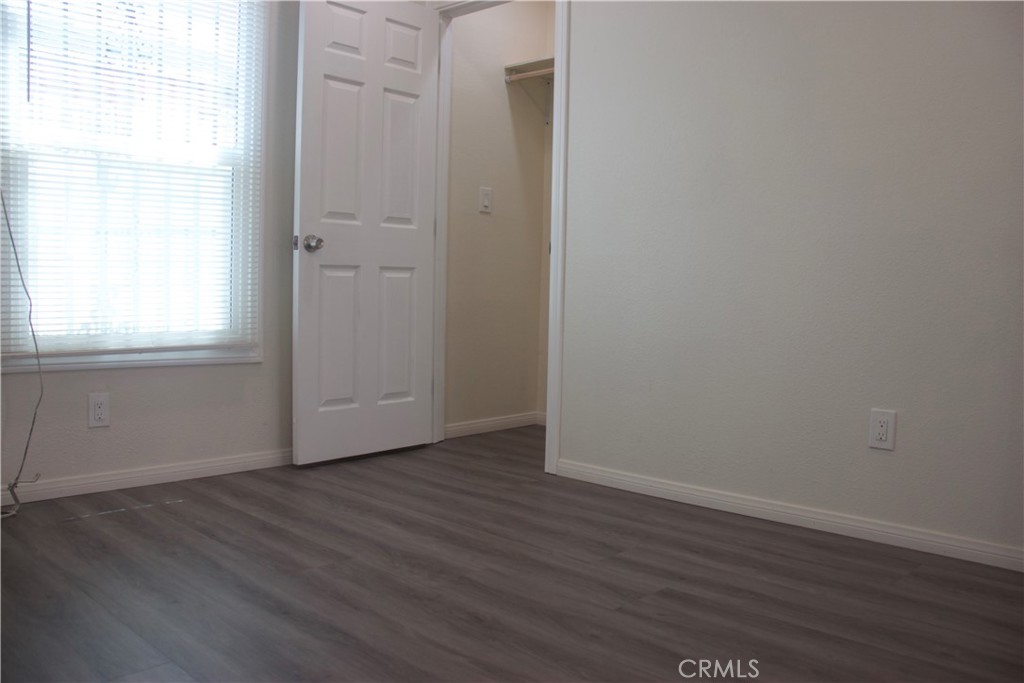 372 55th Property Photo 6