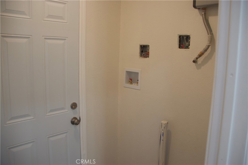 372 55th Property Photo 9