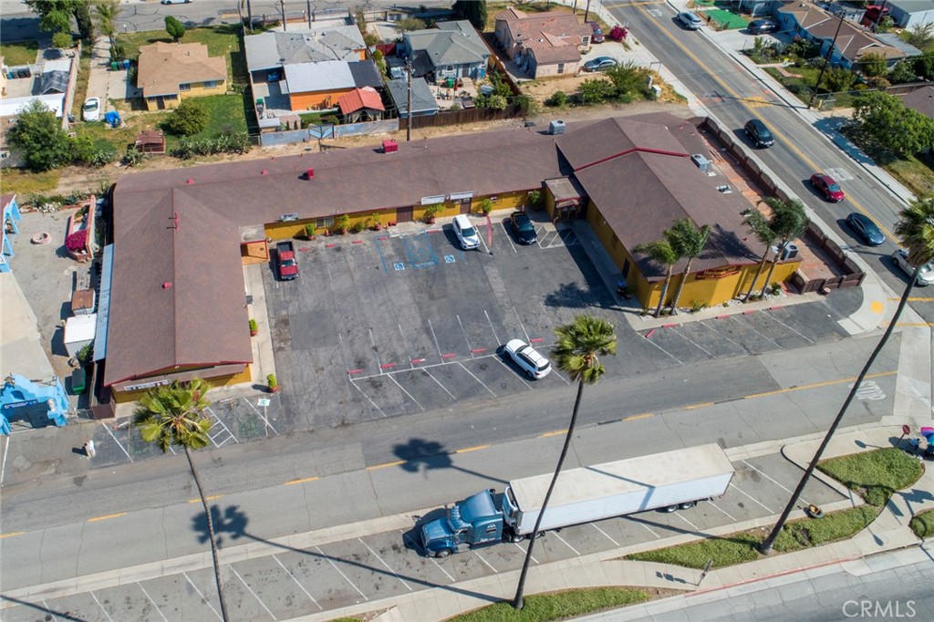 13490 Magnolia Avenue Property Photo 1