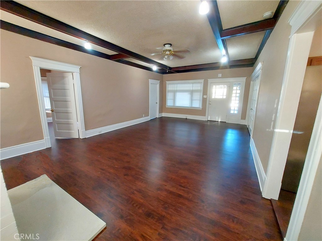530 S Broadway Property Photo 18