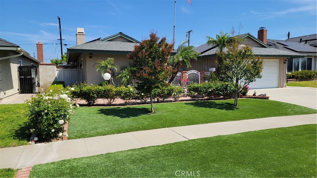 943 Berkenstock Lane Property Photo 2