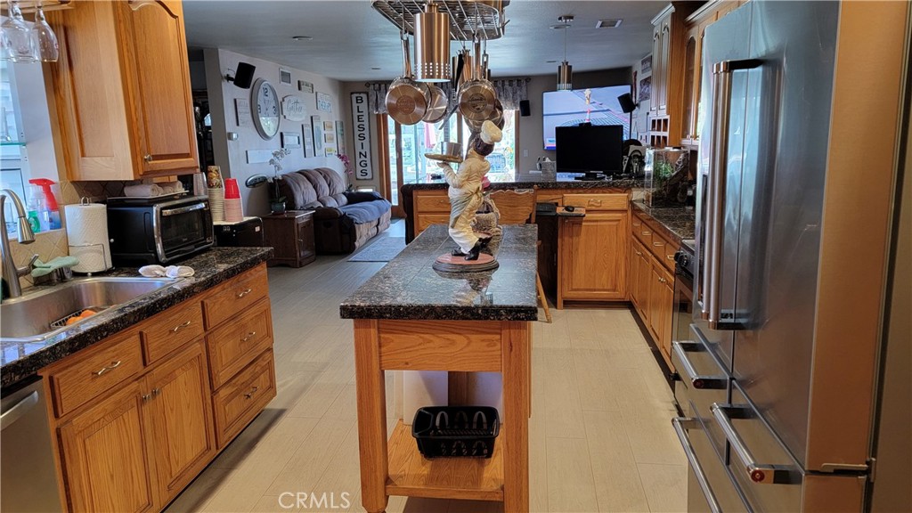 943 Berkenstock Lane Property Photo 4