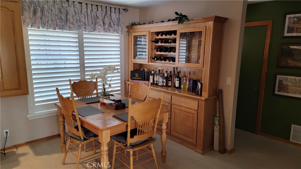 943 Berkenstock Lane Property Photo 6