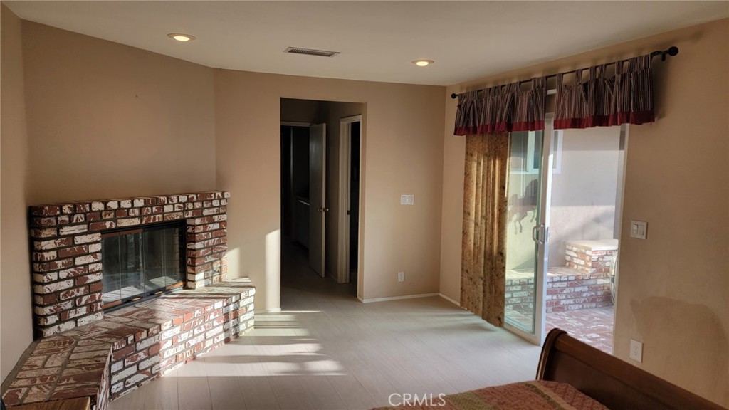 943 Berkenstock Lane Property Photo 7