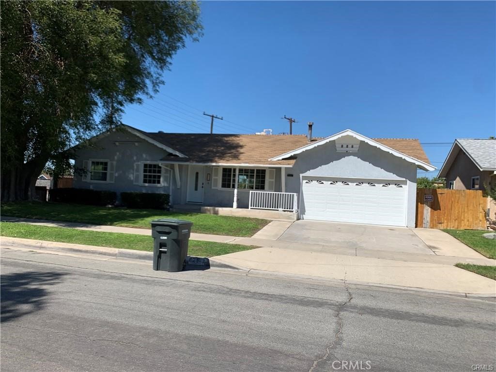 625 E Saint James Avenue Property Photo