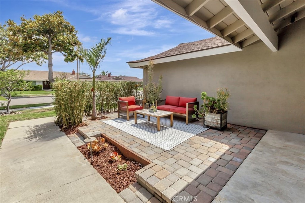 2815 E Coolidge Avenue Property Photo 4