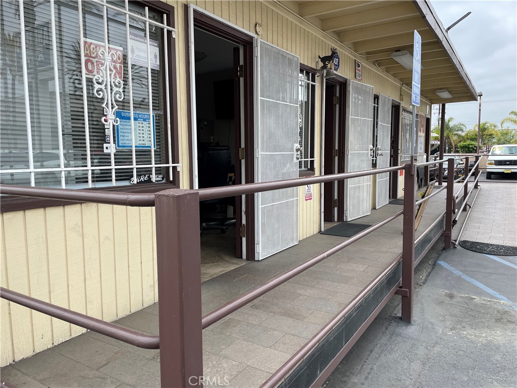11840 E Carson Street Property Photo 2