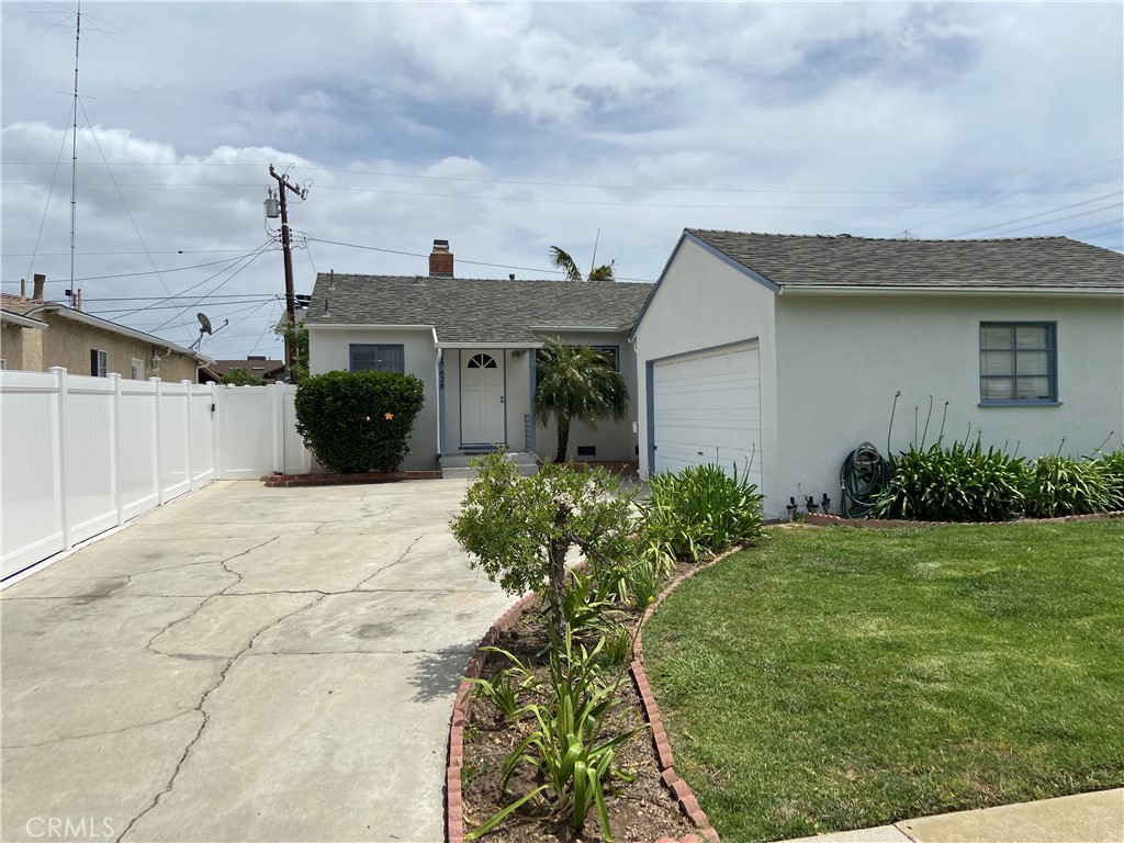 17628 Kornblum Avenue Property Photo 1