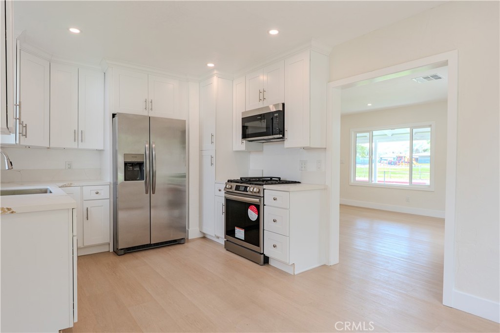 4145 N F Street Property Photo 5