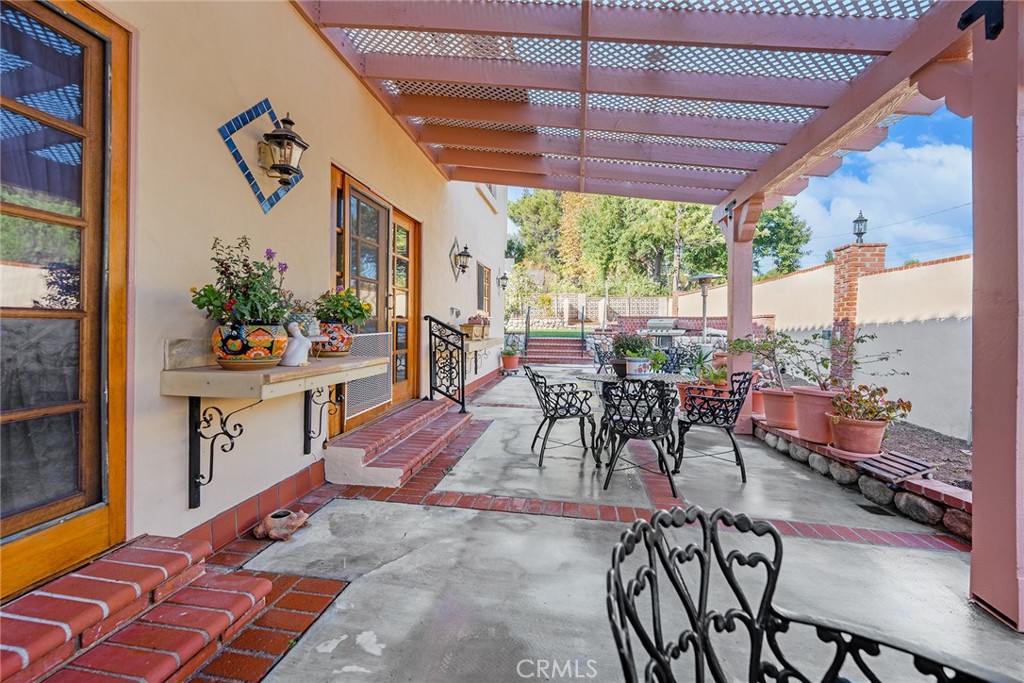 2240 Foothill Boulevard Property Photo 13
