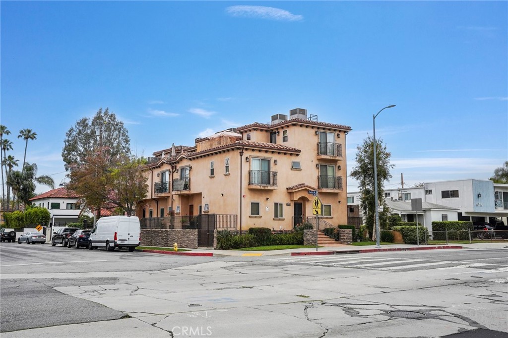14702 Magnolia Boulevard 104 Property Photo 1