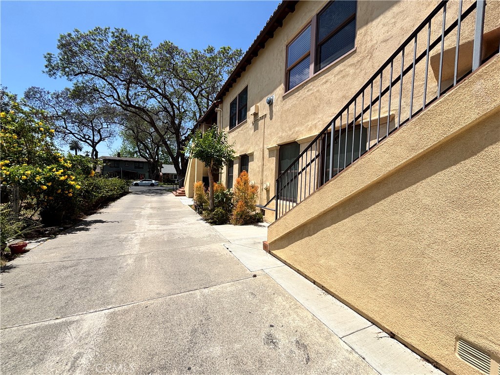 921 N Lacy Street Property Photo 6
