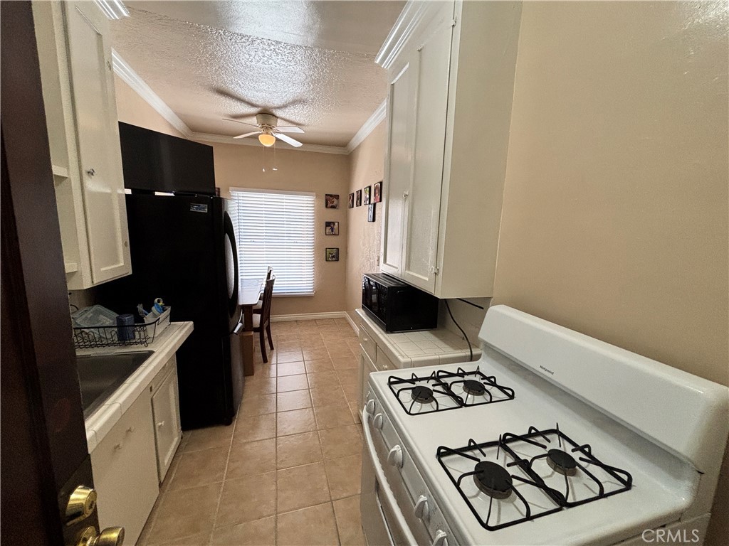 925 N Lacy Street Property Photo 10