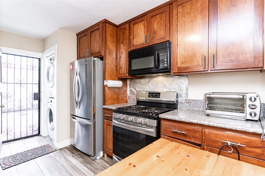 8462 S Denker Avenue Property Photo 11