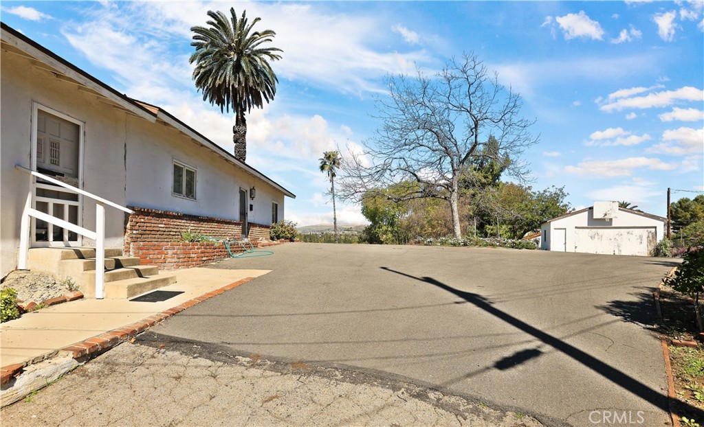 5231 Highland Property Photo 8