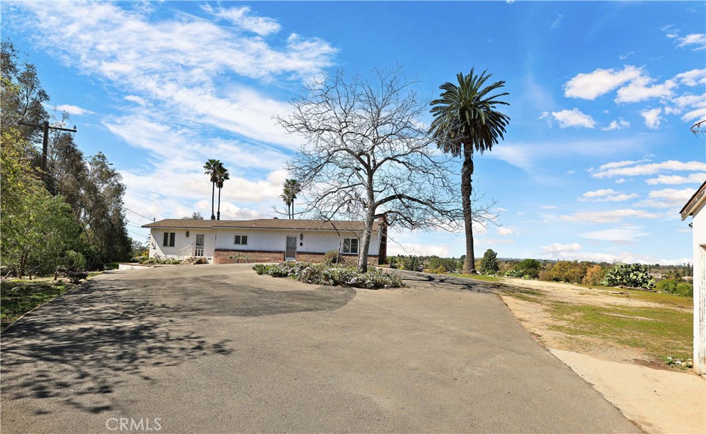 5231 Highland Property Photo 10