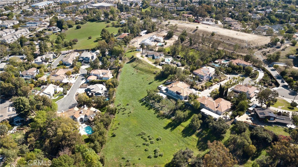 5231 Highland Property Photo 17