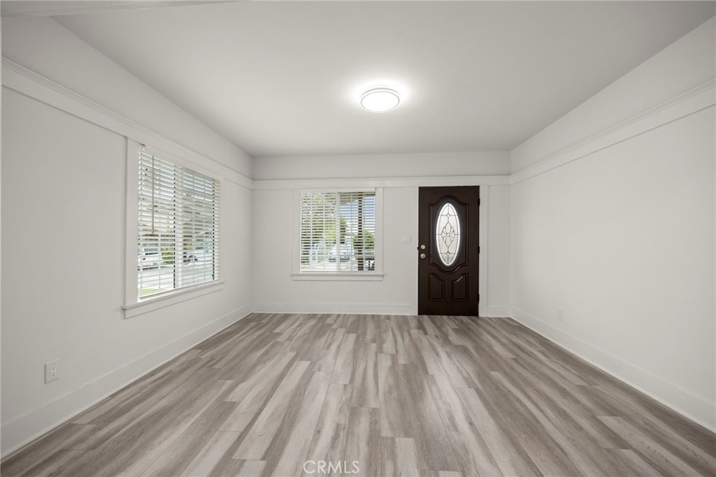 29 W Zane Street Property Photo 3