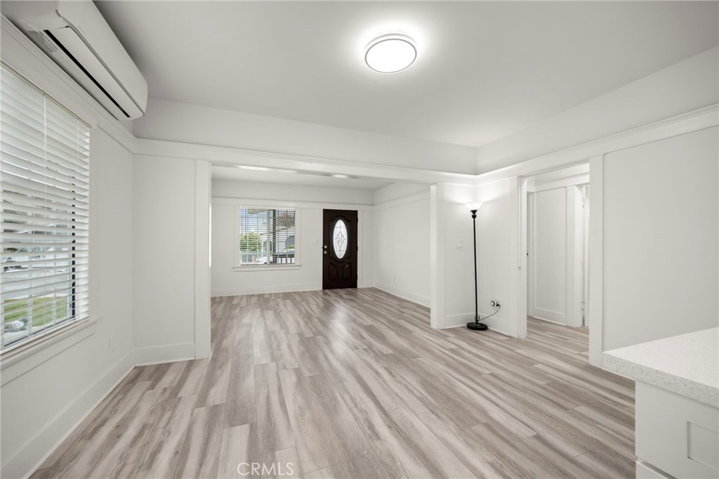 29 W Zane Street Property Photo 4