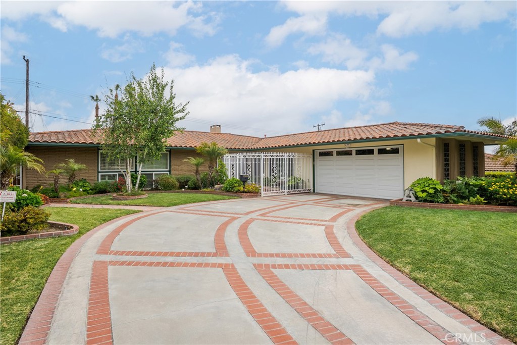 6636 Wooster Avenue Property Photo 1