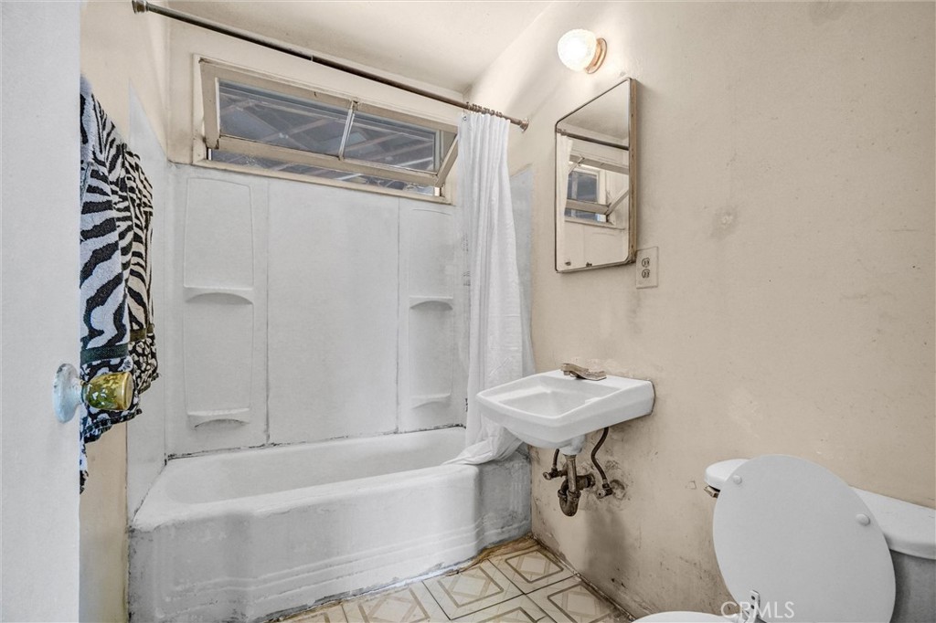 13531 Utica Street Property Photo 10