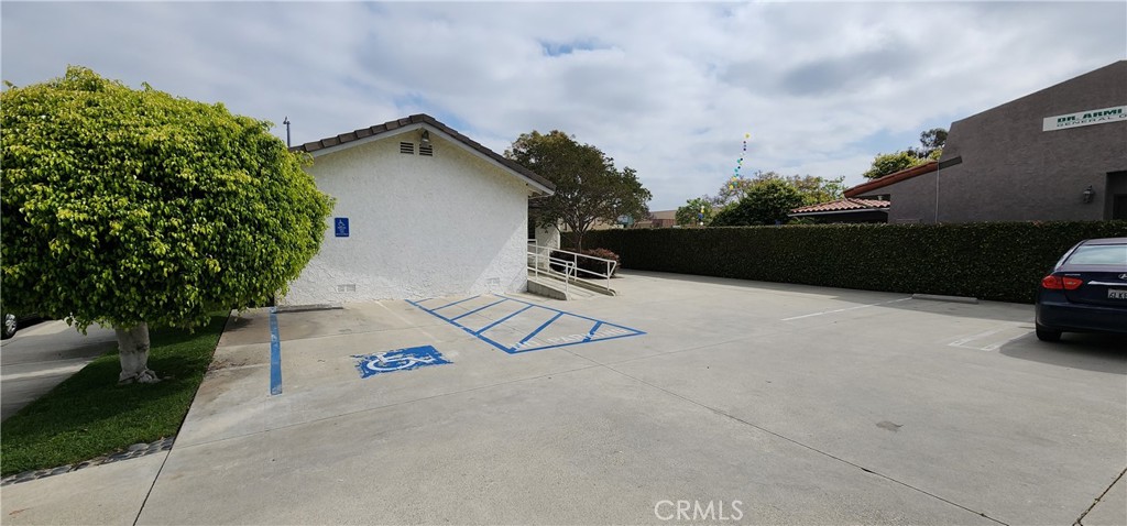 5242 Lincoln Avenue Property Photo 2