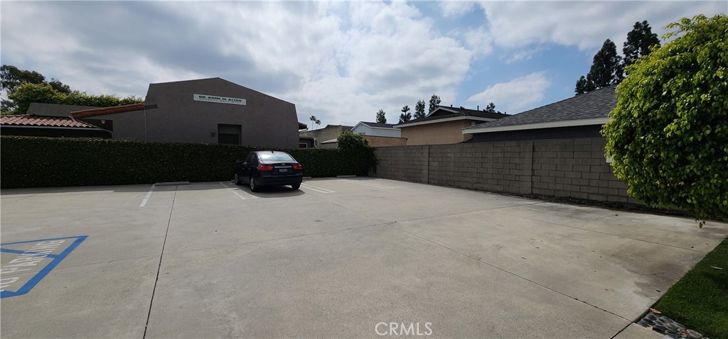 5242 Lincoln Avenue Property Photo 3