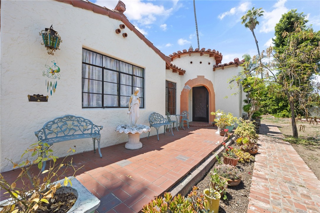 720 W La Habra Boulevard Property Photo 2