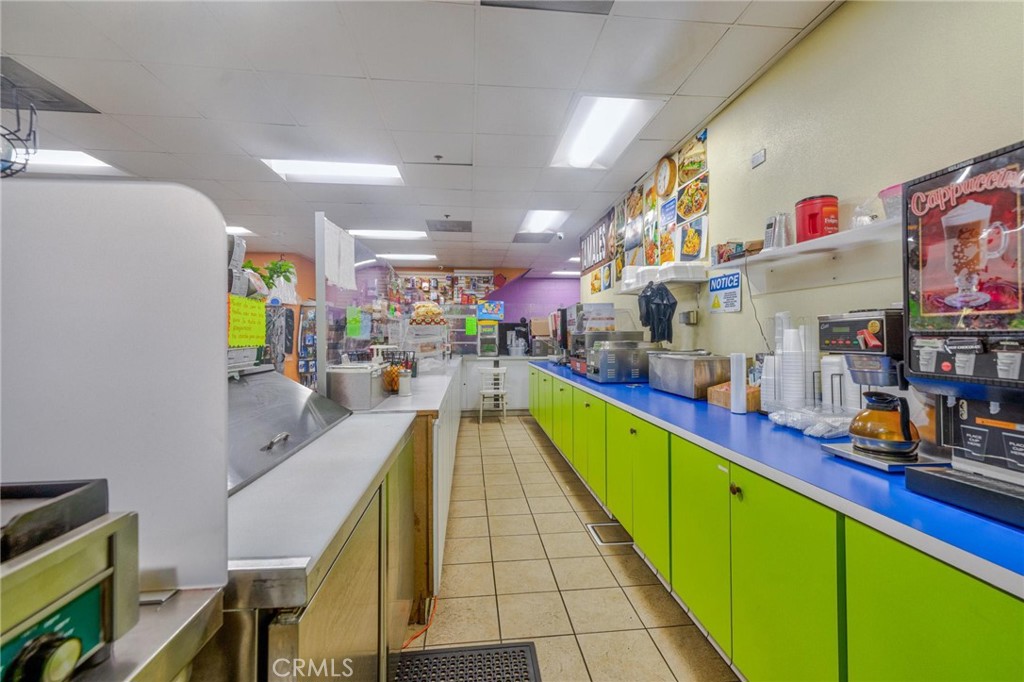711 N Main Street Property Photo 15