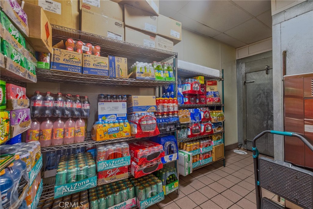 711 N Main Street Property Photo 16