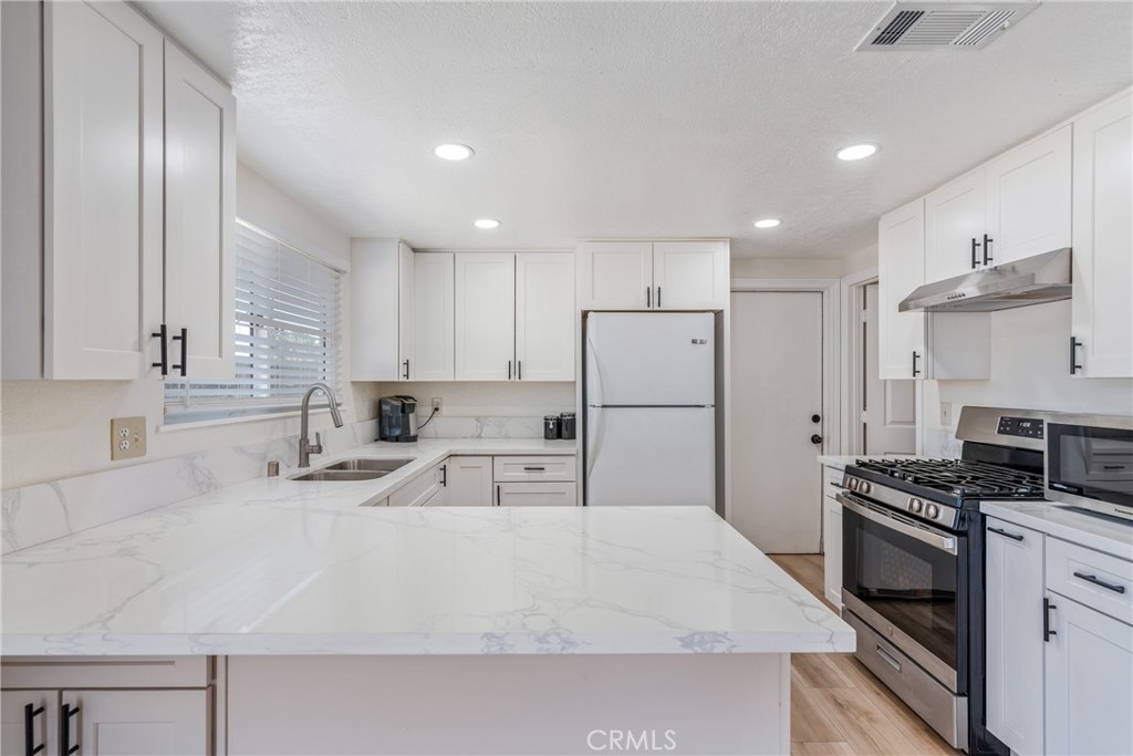 16230 Rodeo Street Property Photo 17