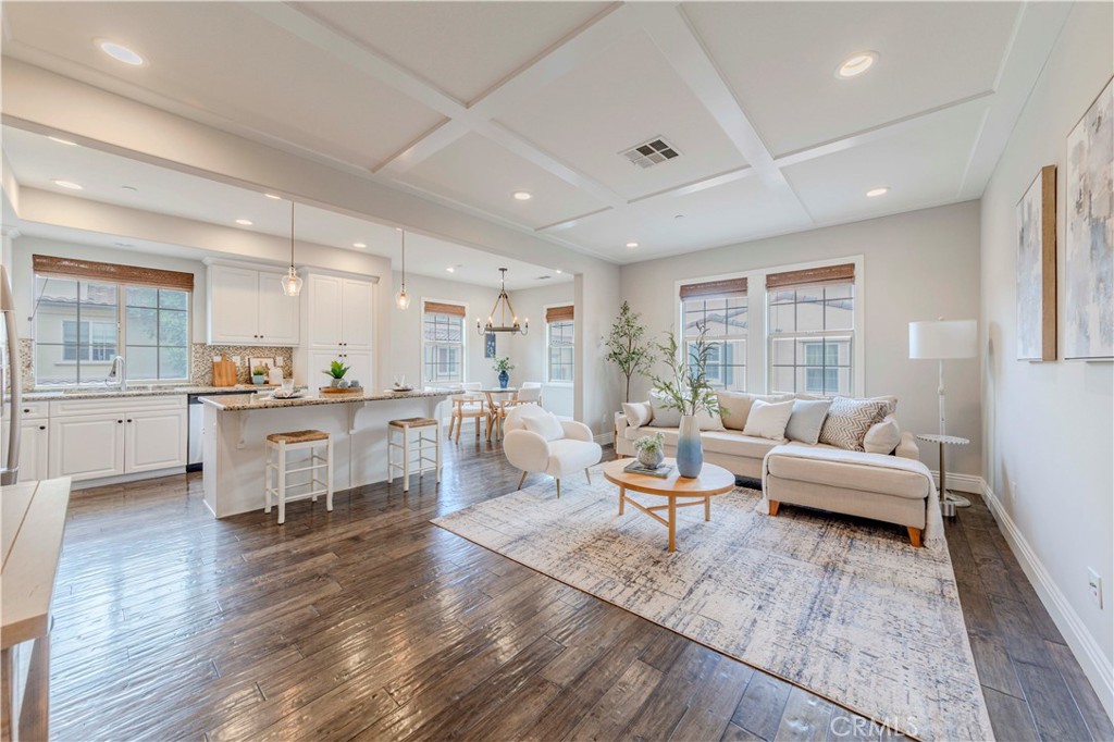 140 Full Moon Property Photo