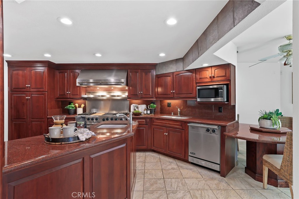 10351 Lassen Street Property Photo 20