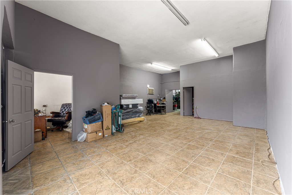 1375 W 3rd Street Property Photo 3