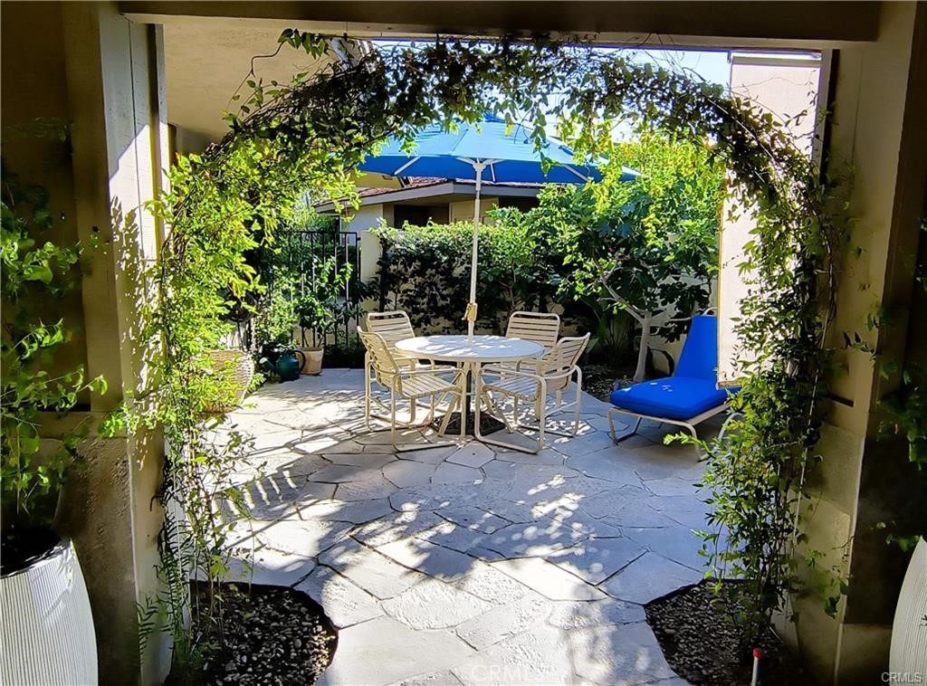 6 Whittier Court Property Photo 1