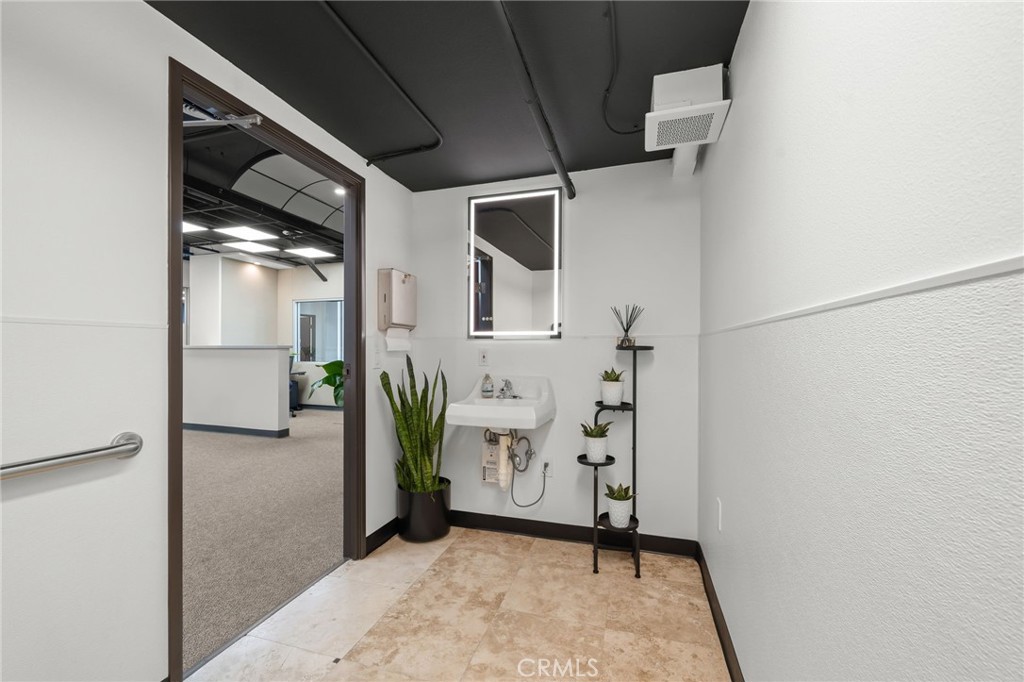 400 W Ocean Boulevard 1 Property Photo 19