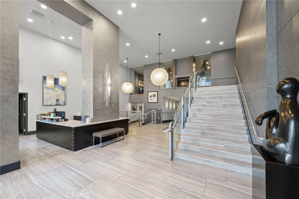 400 W Ocean Boulevard 1 Property Photo 20