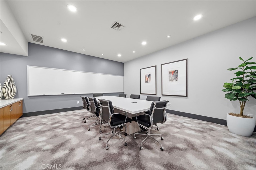 400 W Ocean Boulevard 1 Property Photo 23