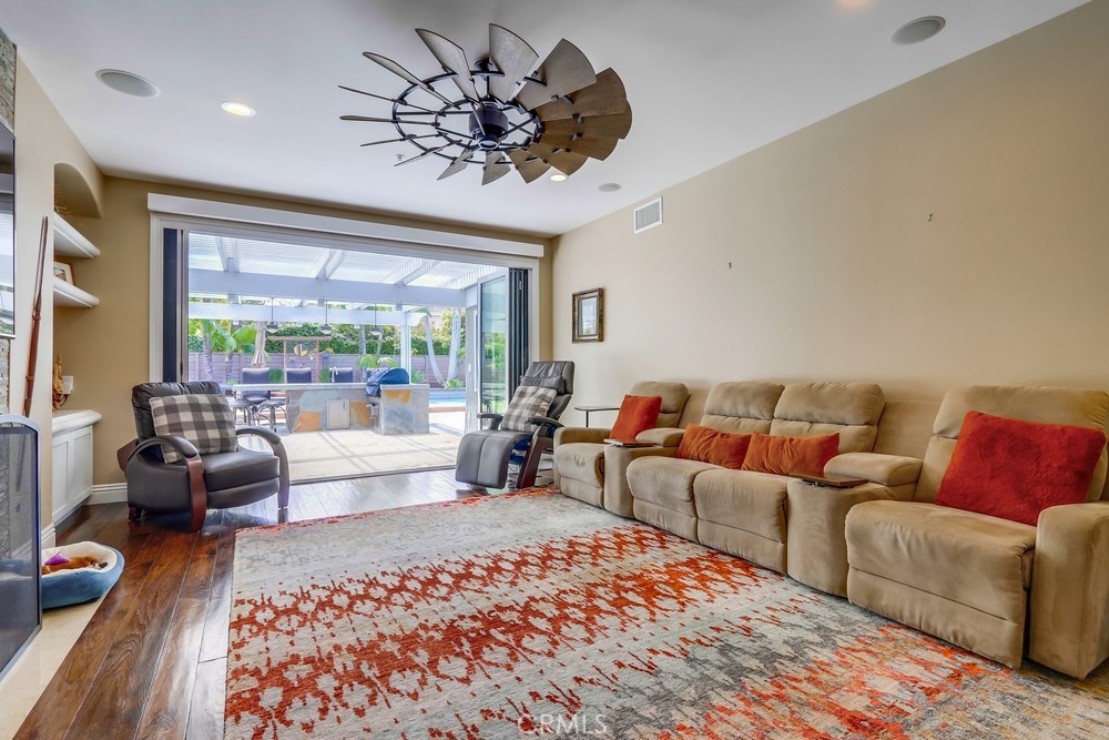 6572 Horseshoe Lane Property Photo 17