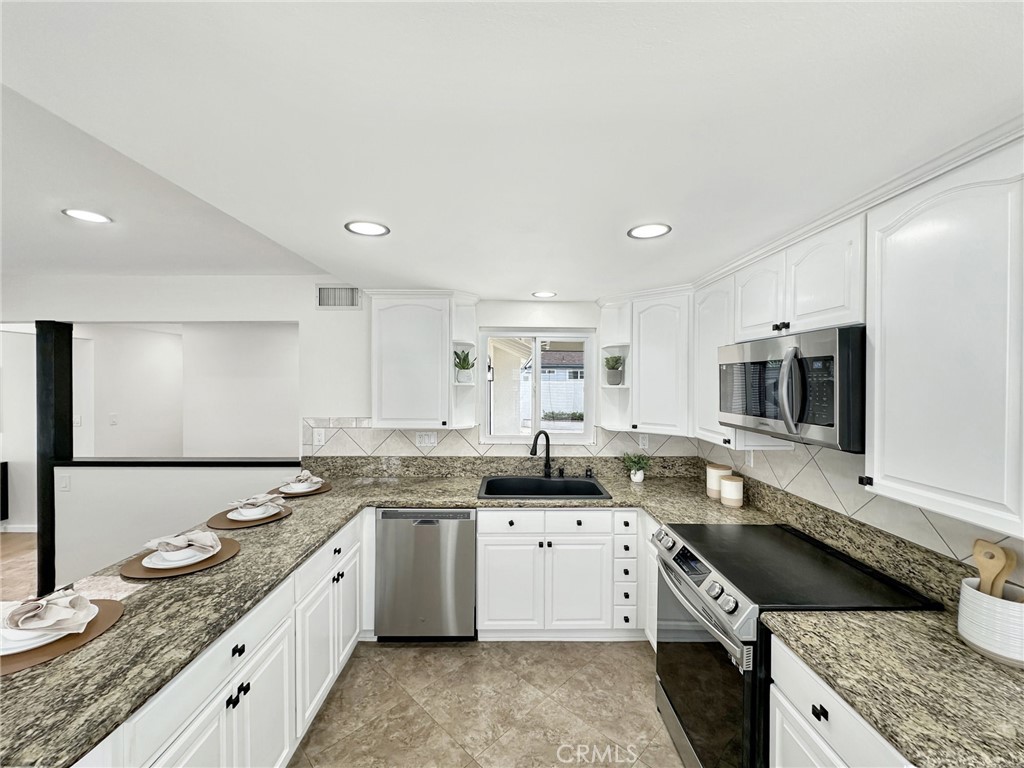 1461 Garland Avenue Property Photo 7