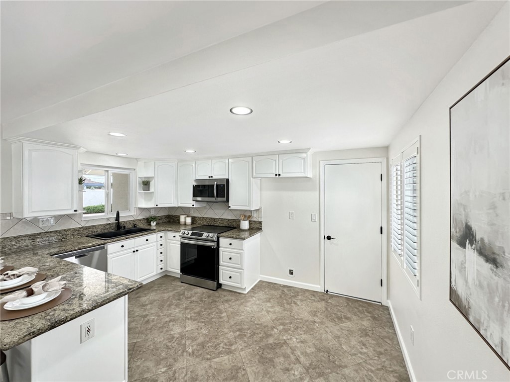 1461 Garland Avenue Property Photo 8