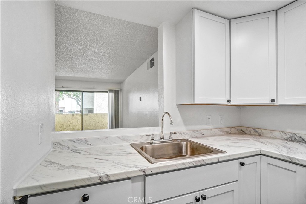 600 W 3rd Street A115 Property Photo 9