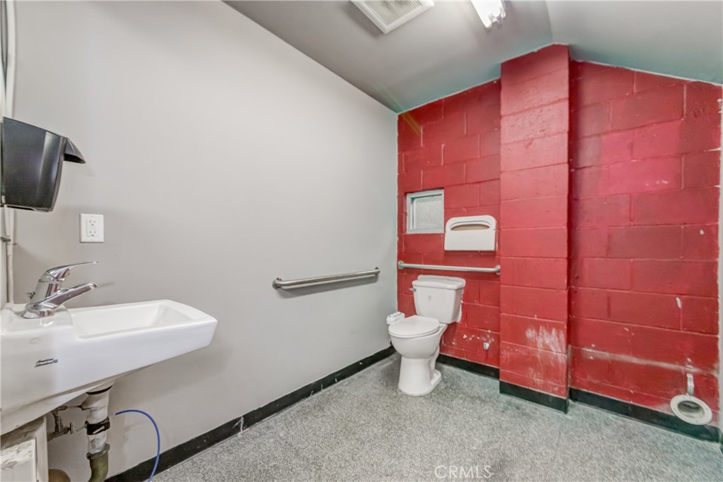 1502 E Washinton Boulevard Property Photo 14