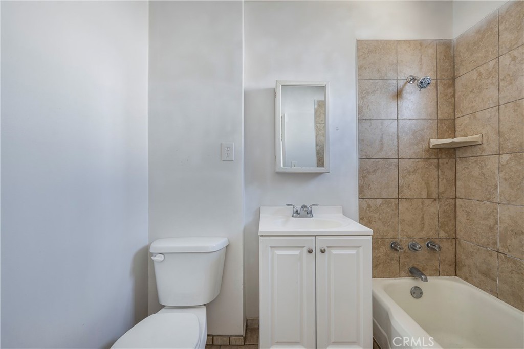 1123 S Mcdonnell Avenue Property Photo 16